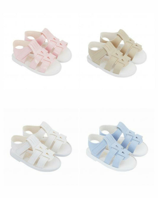 Strappy baypod sandals